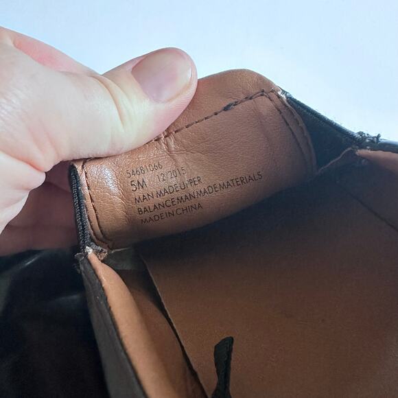 Nordstrom Rack Black Loafers Boys Dress Shoes - Size 5 - Picture 6 of 6